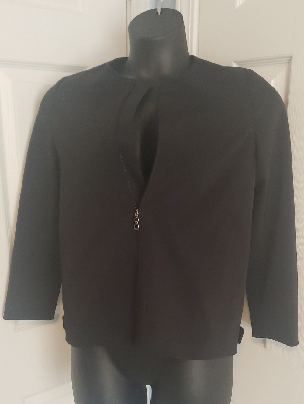 Black Women's Long-Sleeve Keyhole Zip Front Top